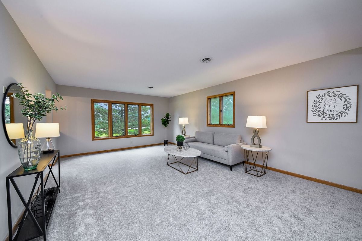 2s557 Bliss Rd, Sugar Grove, IL 60554 — photo 3