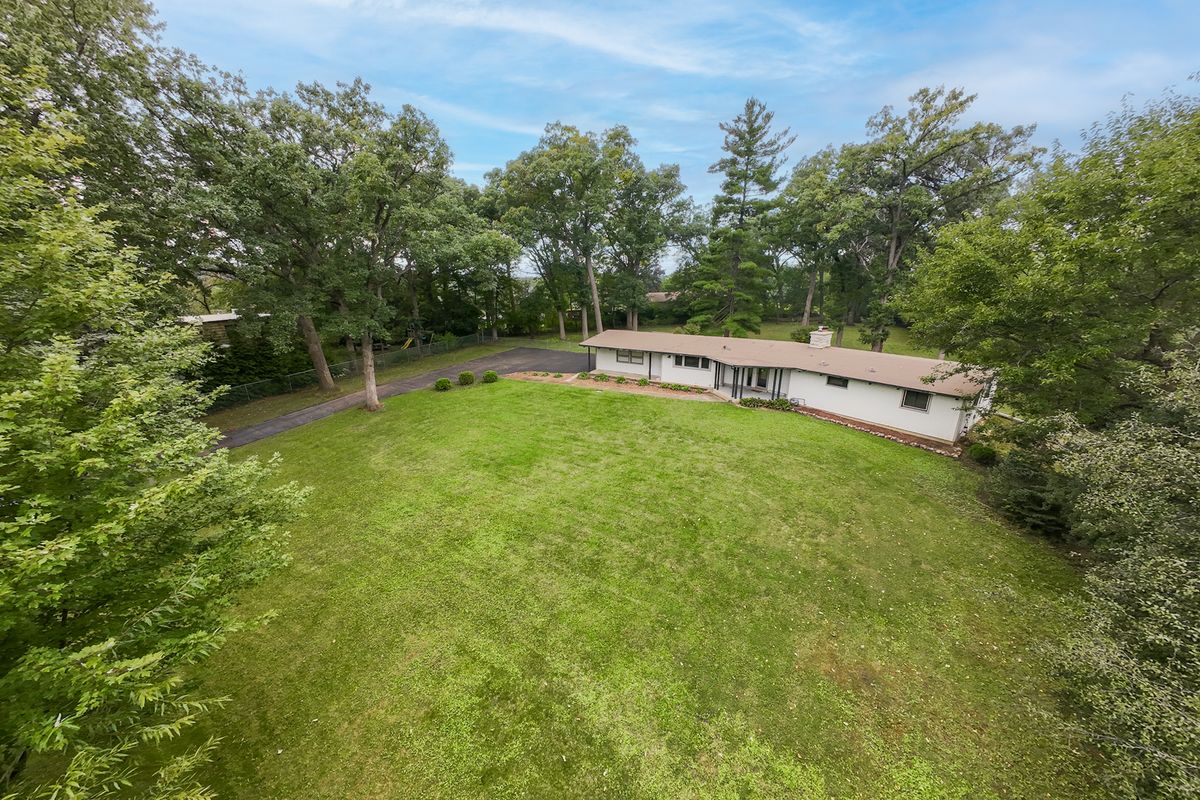 1s670 Winfield Rd, Wheaton, IL 60189 — photo 4