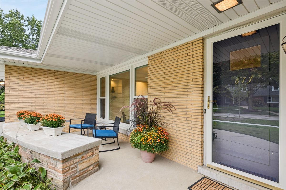 677 Wingate Rd, Glen Ellyn, IL 60137 — photo 3