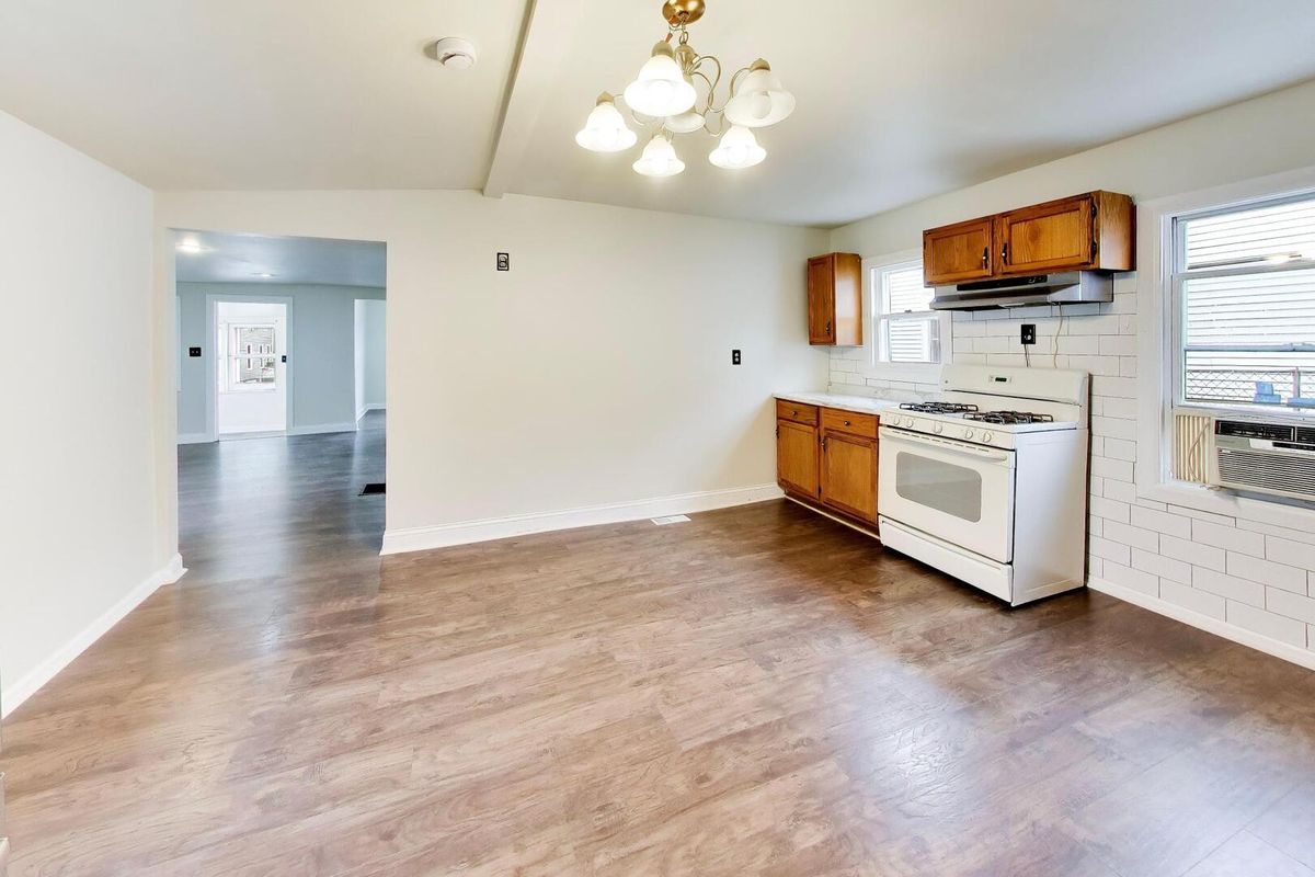 732 Grove St, Aurora, IL 60505 — photo 8