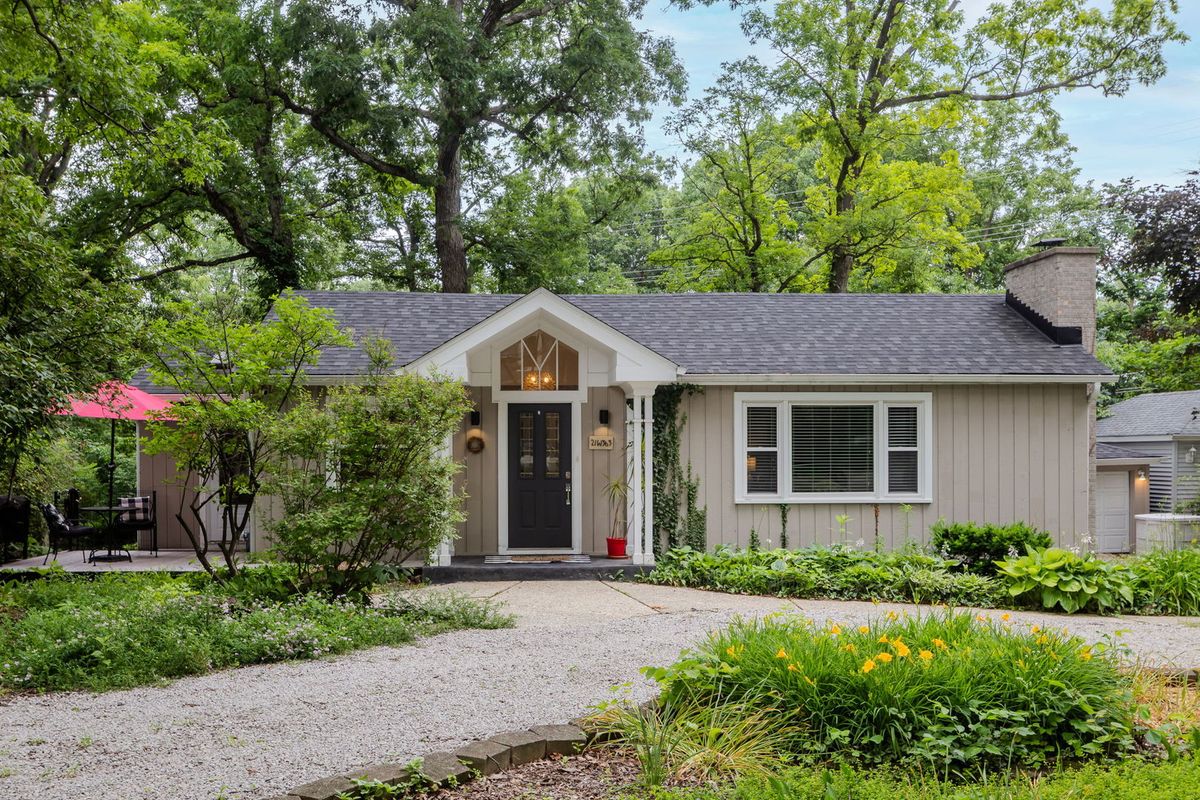 21w363 Walnut Rd, Glen Ellyn, IL 60137 — photo 4