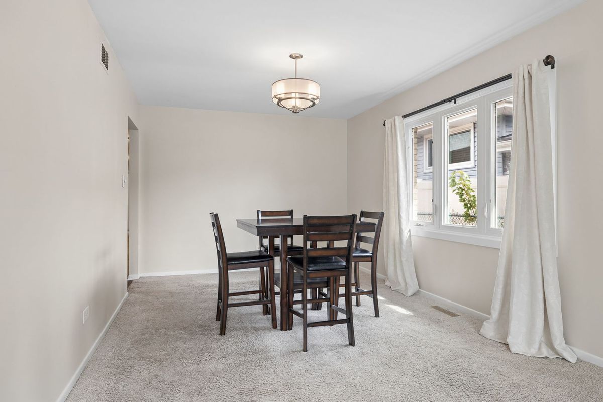 5222 Laramie Ct, Oak Forest, IL 60452 — photo 4