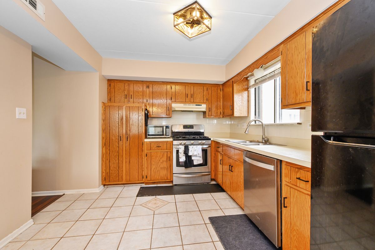 8124 169th St #2E, Tinley Park, IL 60477 — photo 8