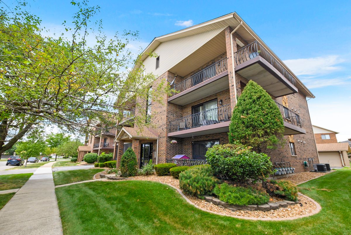 8124 169th St #2E, Tinley Park, IL 60477 — photo 2