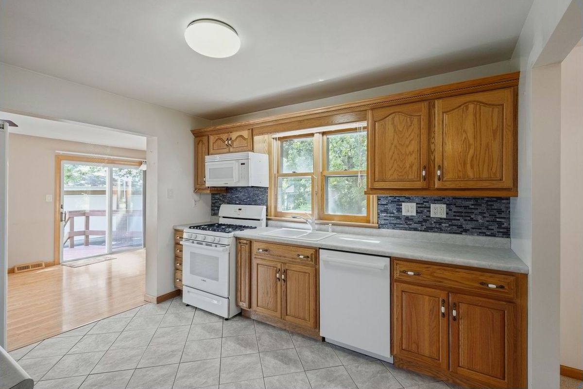 15735 Lavergne Ave, Oak Forest, IL 60452 — photo 7