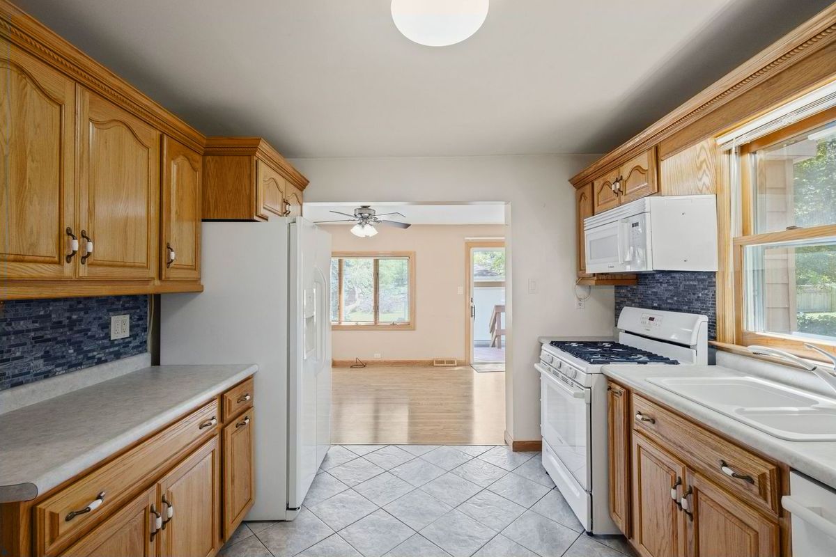 15735 Lavergne Ave, Oak Forest, IL 60452 — photo 8