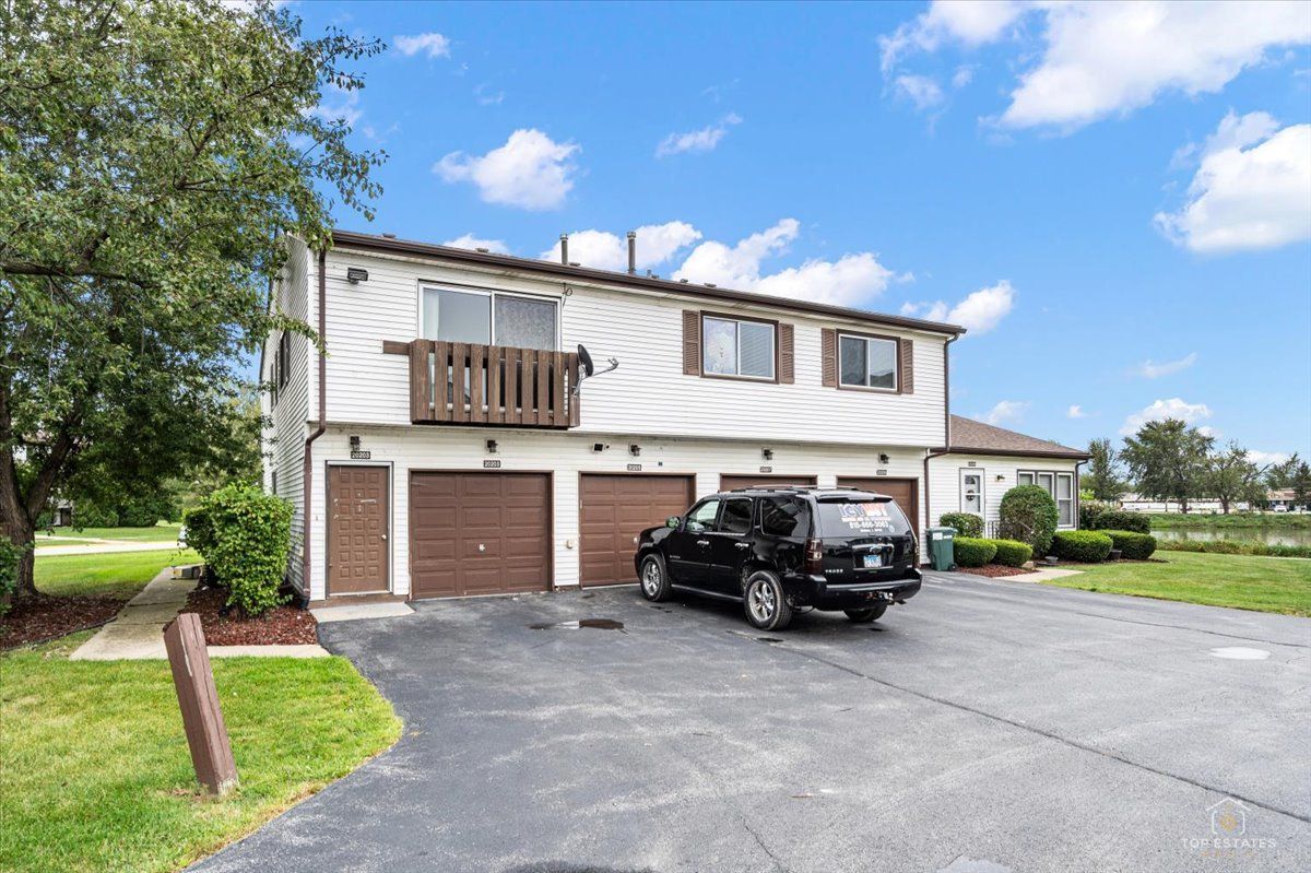 20203 S Fairwood Ct #D, Frankfort, IL 60423