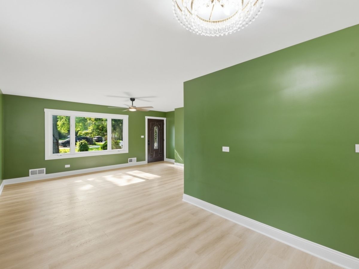 5905 Lee Ave, Downers Grove, IL 60516 — photo 2