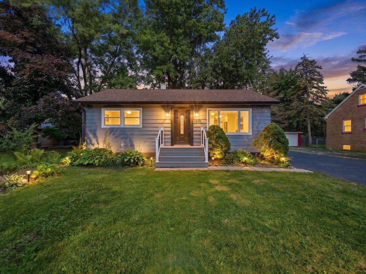 5905 Lee Ave, Downers Grove, IL 60516