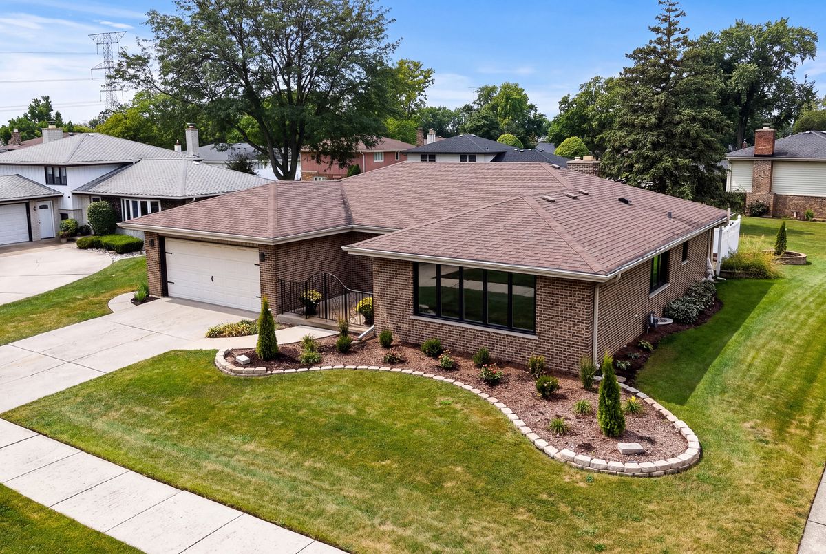 15360 Orchid Ct, Orland Park, IL 60462