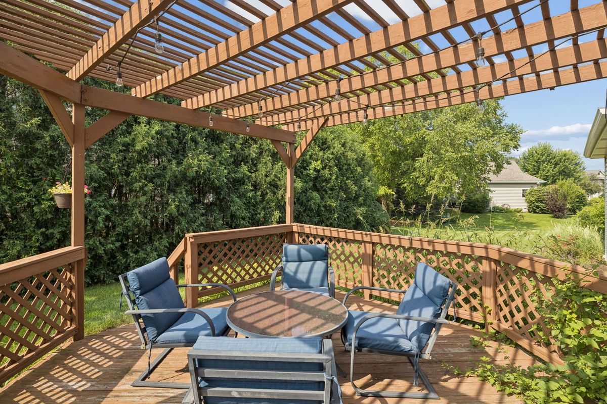 756 Pembridge Pl, Sugar Grove, IL 60554 — photo 2