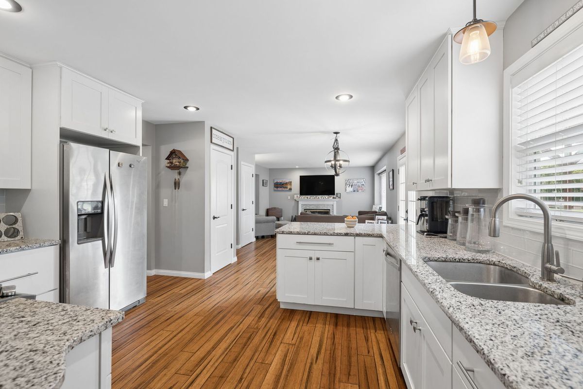756 Pembridge Pl, Sugar Grove, IL 60554 — photo 5