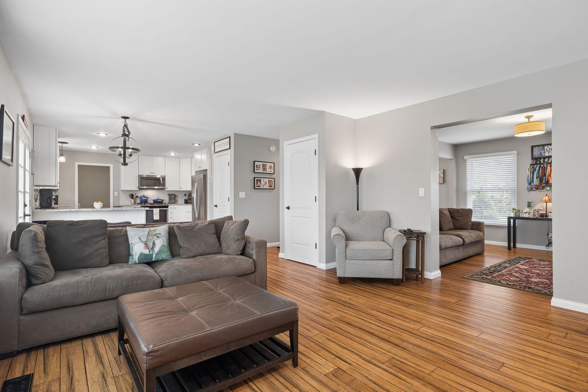756 Pembridge Pl, Sugar Grove, IL 60554 — photo 8