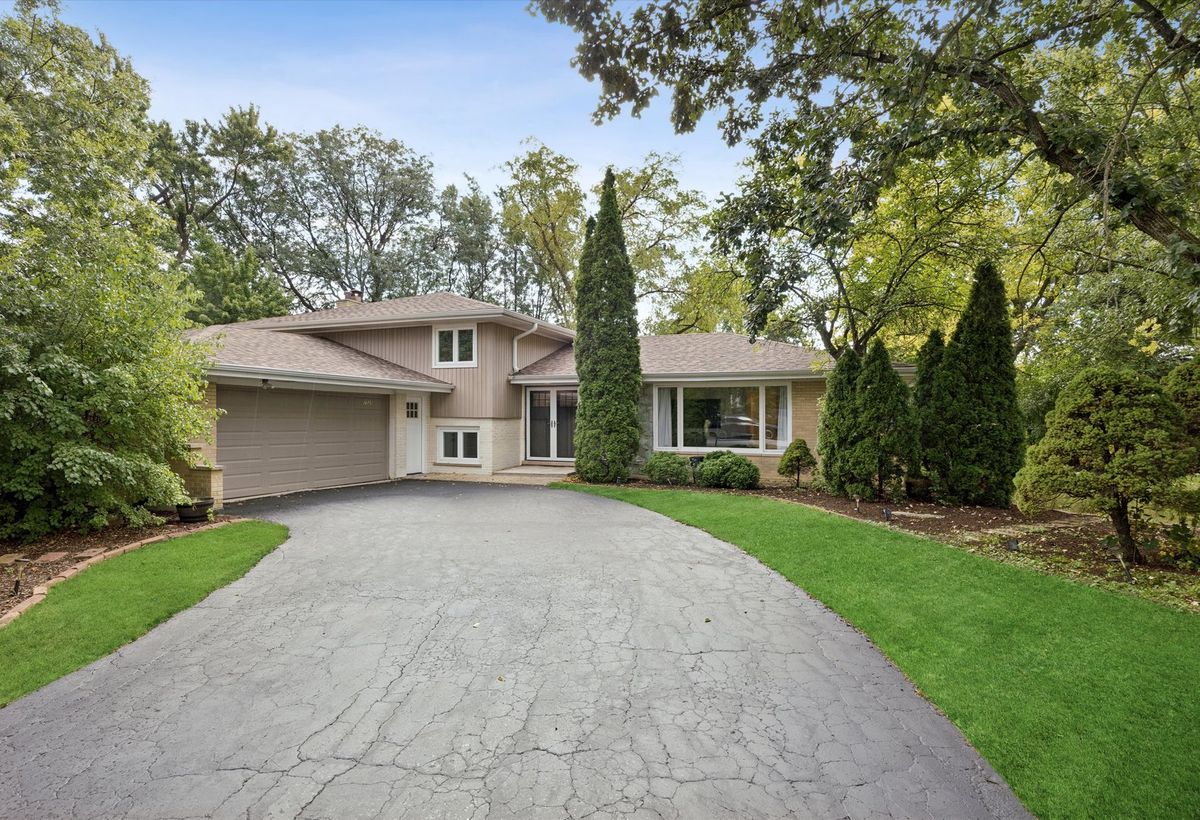7525 W Manitoba Dr, Palos Heights, IL 60463