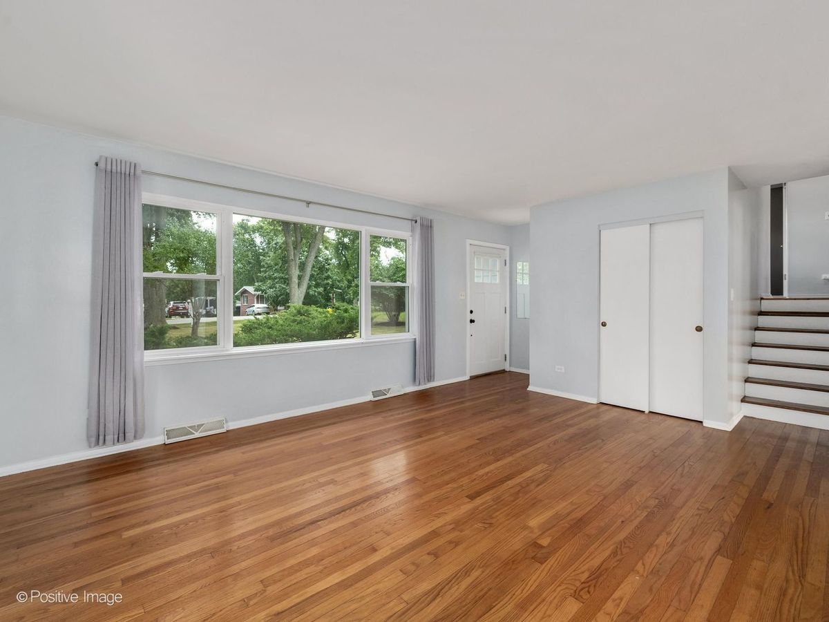 5798 Pershing Ave, Downers Grove, IL 60516 — photo 4