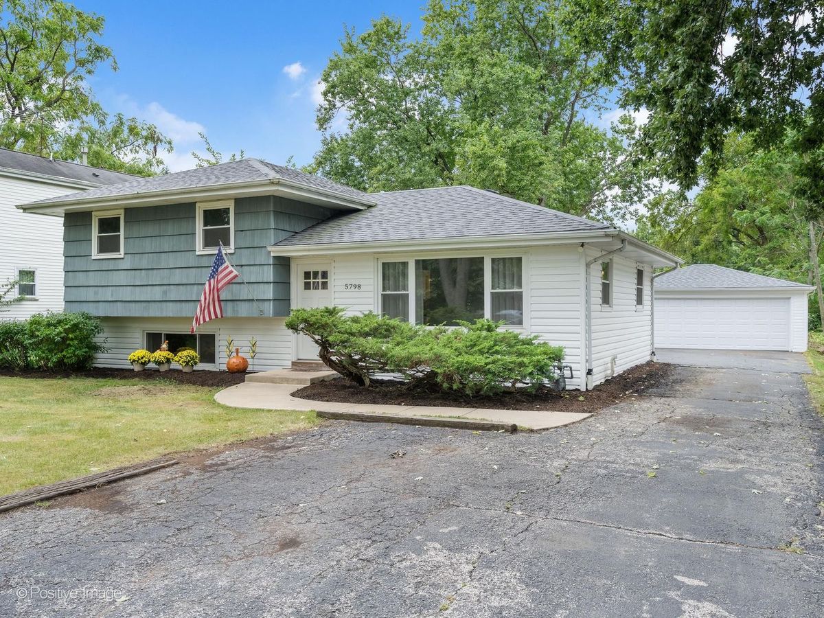 5798 Pershing Ave, Downers Grove, IL 60516 — photo 2