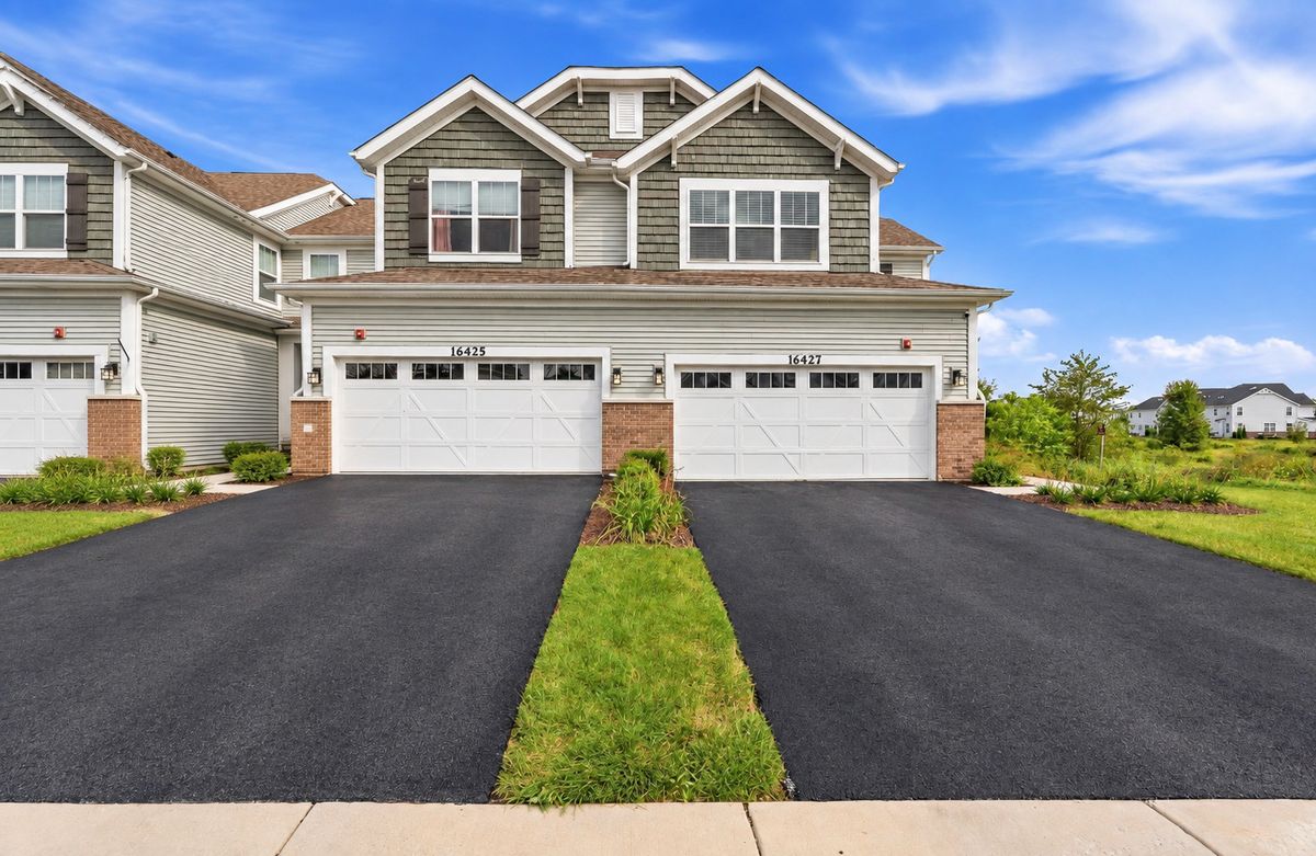 16427 Wheatgrass St, Lockport, IL 60441
