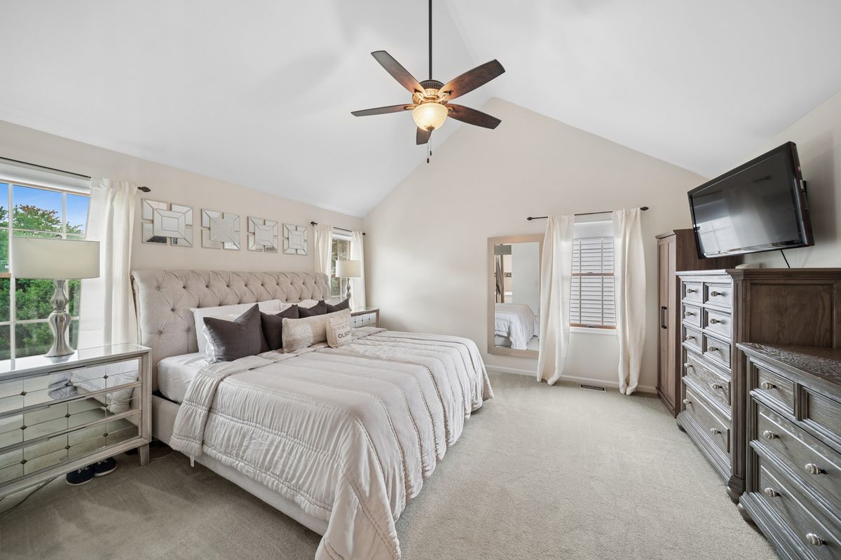 1356 Green Pheasant Ln, Batavia, IL 60510 — photo 5