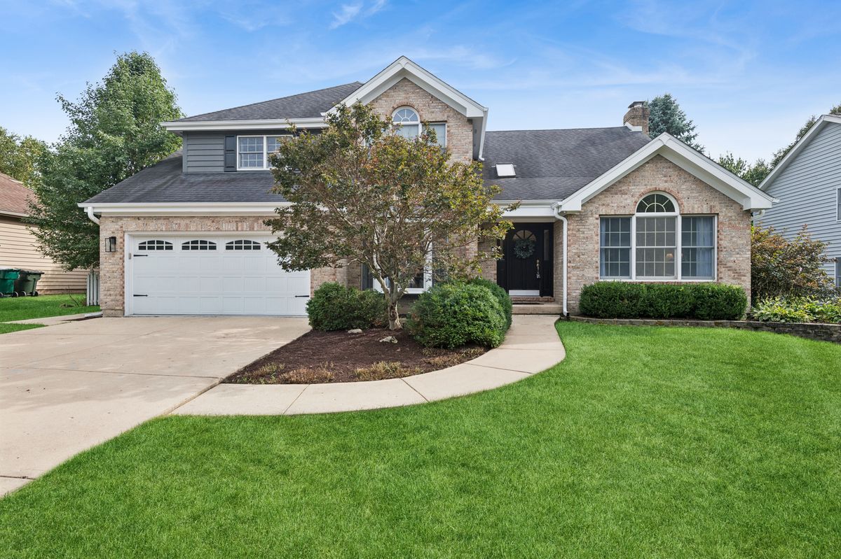 1356 Green Pheasant Ln, Batavia, IL 60510