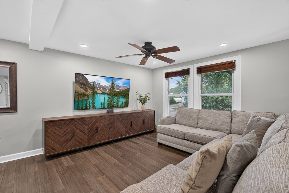 1521 Surrey Rd, Batavia, IL 60510 — photo 3