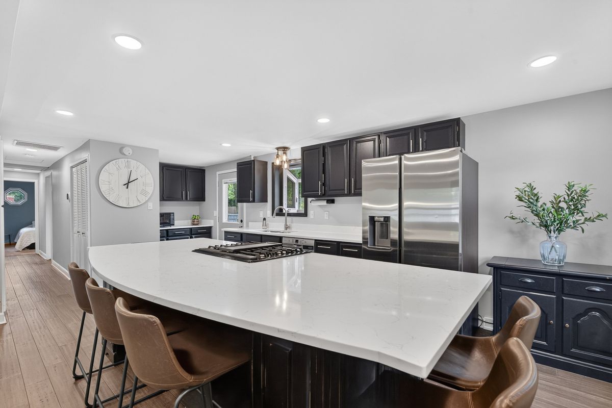 1521 Surrey Rd, Batavia, IL 60510 — photo 5