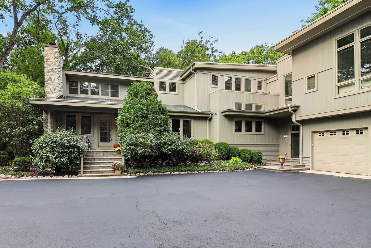 5311 Lee Ave, Downers Grove, IL 60515