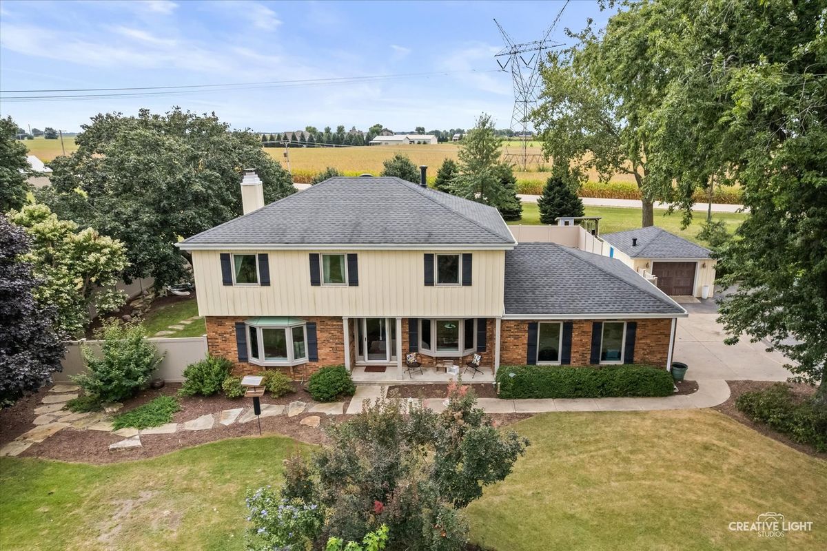 4s170 Hazelcrest Dr, Sugar Grove, IL 60554