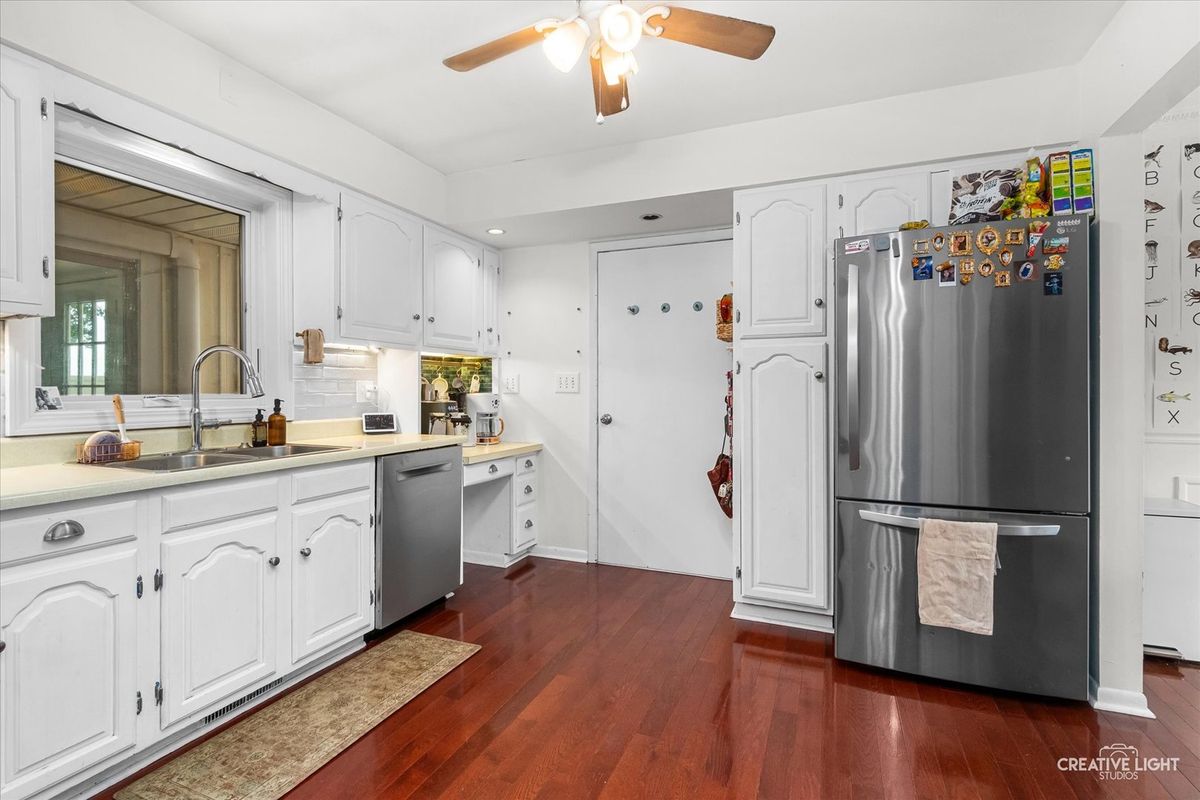 4s170 Hazelcrest Dr, Sugar Grove, IL 60554 — photo 8