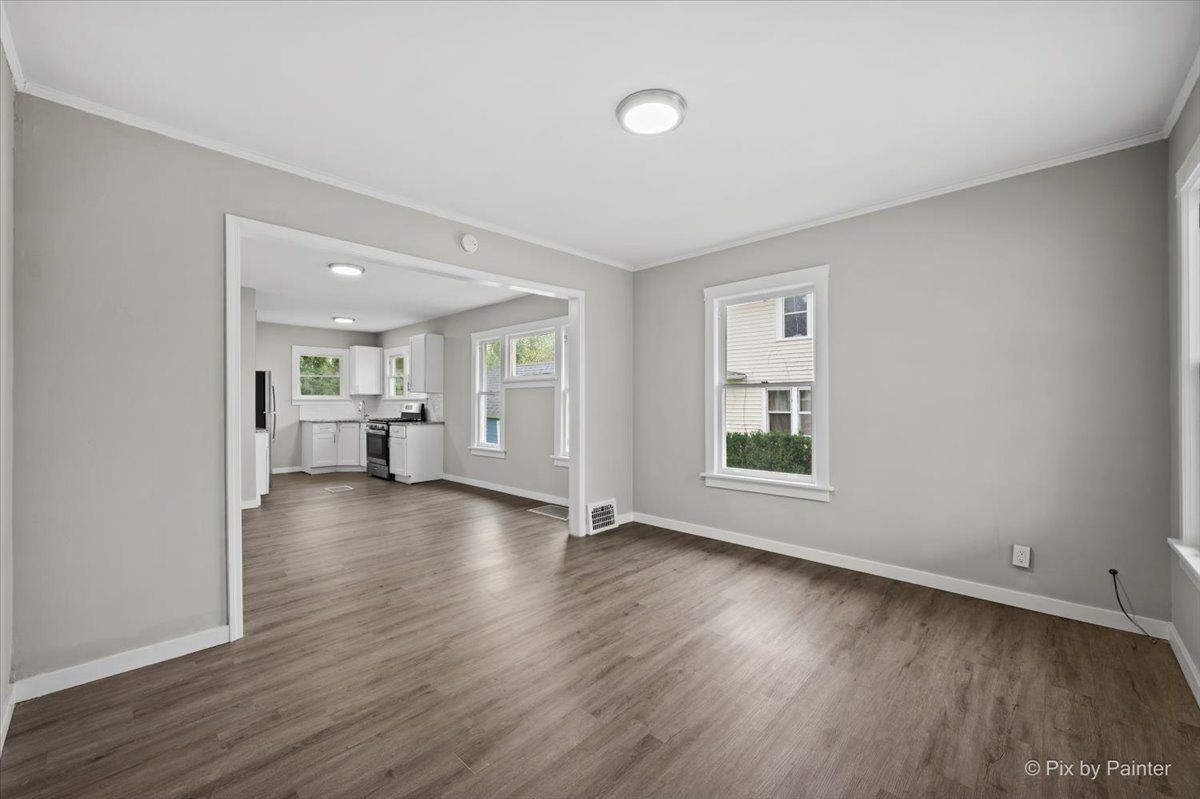 311 Locust St, Elgin, IL 60123 — photo 8
