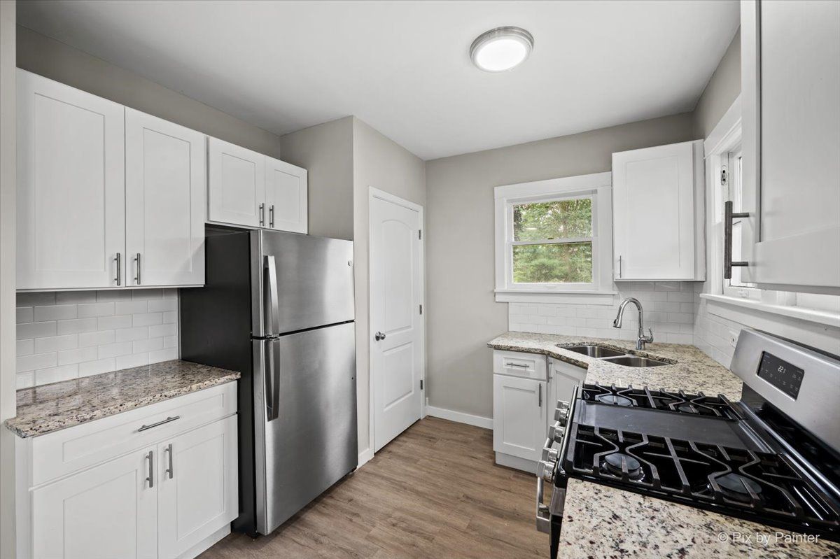 311 Locust St, Elgin, IL 60123 — photo 7