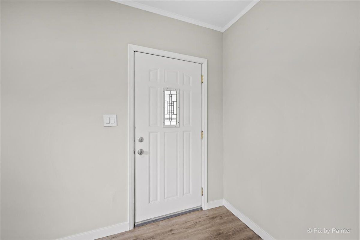 311 Locust St, Elgin, IL 60123 — photo 6