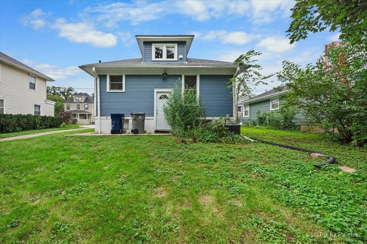 311 Locust St, Elgin, IL 60123 — photo 4