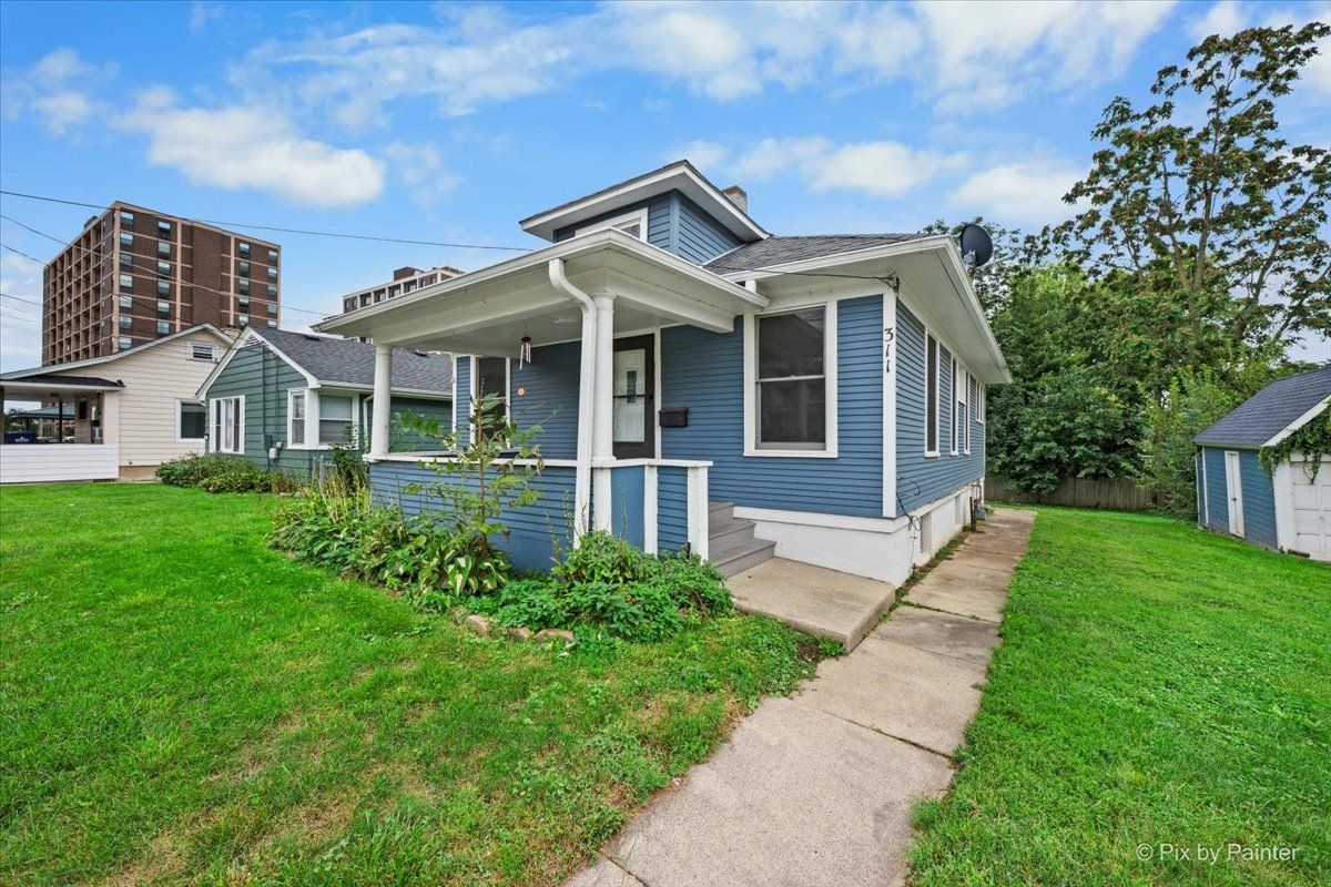 311 Locust St, Elgin, IL 60123 — photo 2