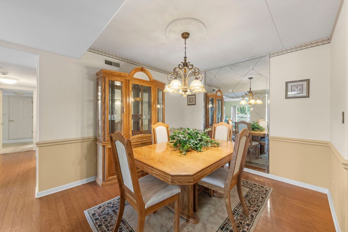 31 E Grove St #201, Lombard, IL 60148 — photo 5