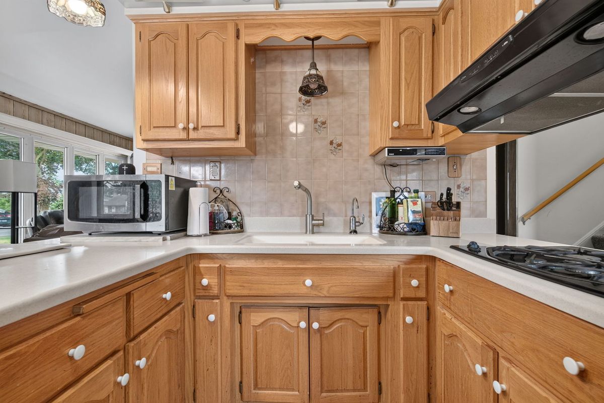 9915 S Kenton Ave, Oak Lawn, IL 60453 — photo 4