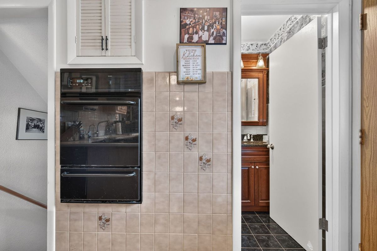 9915 S Kenton Ave, Oak Lawn, IL 60453 — photo 6