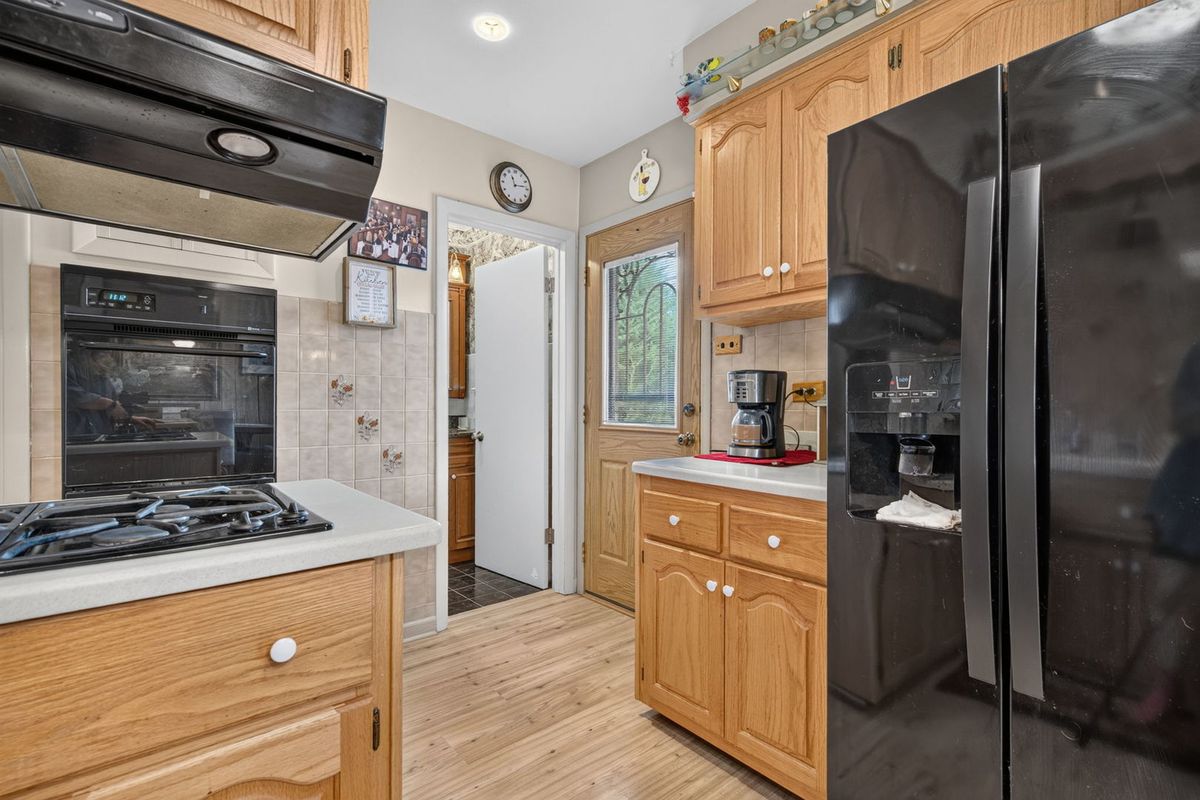 9915 S Kenton Ave, Oak Lawn, IL 60453 — photo 2