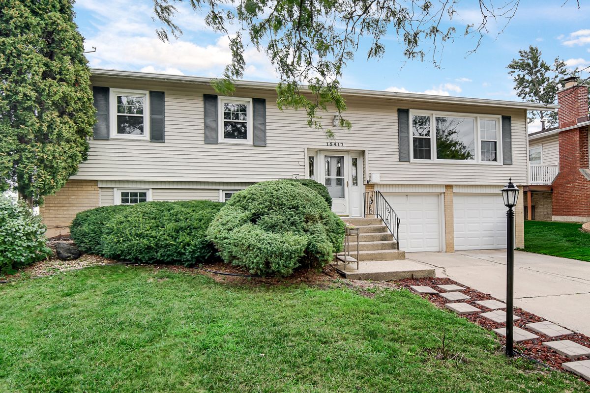 15417 Alameda Ave, Oak Forest, IL 60452