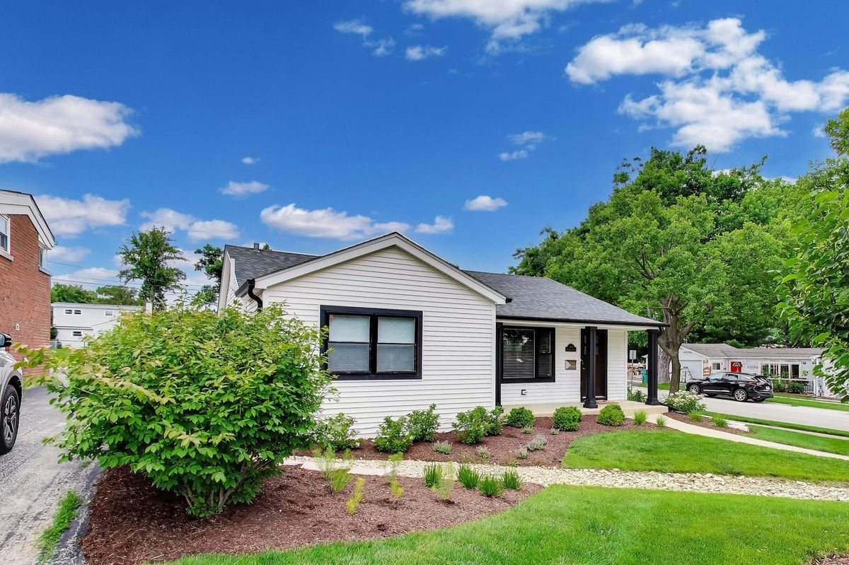 304 W Graham Ave, Lombard, IL 60148 — photo 2