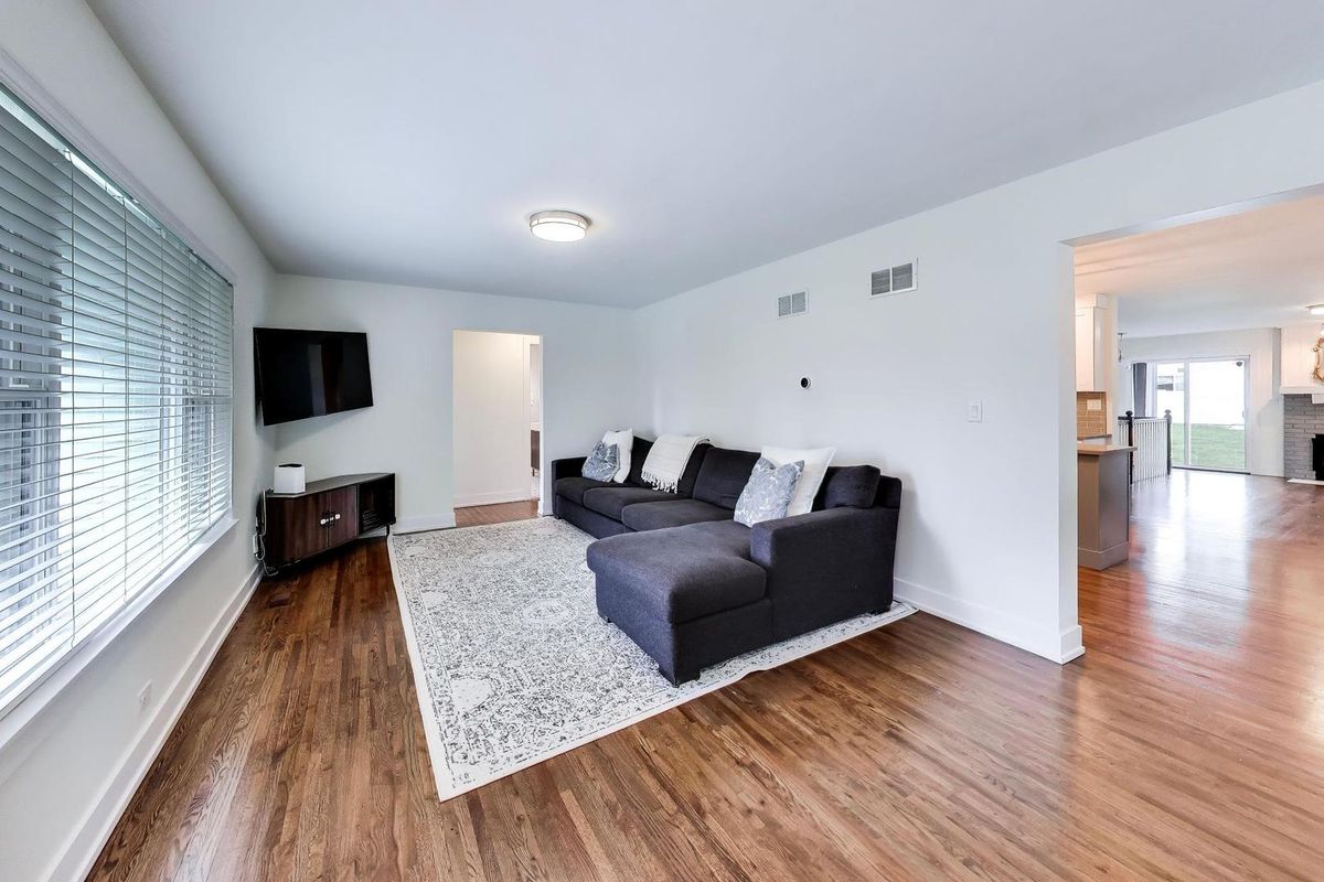 304 W Graham Ave, Lombard, IL 60148 — photo 4