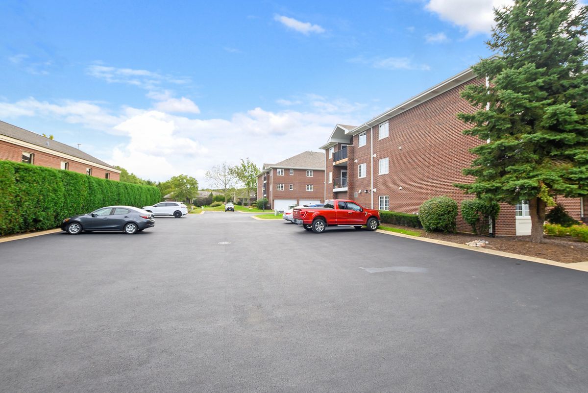 13059 Laurel Glen Ct #301, Palos Heights, IL 60463 — photo 2