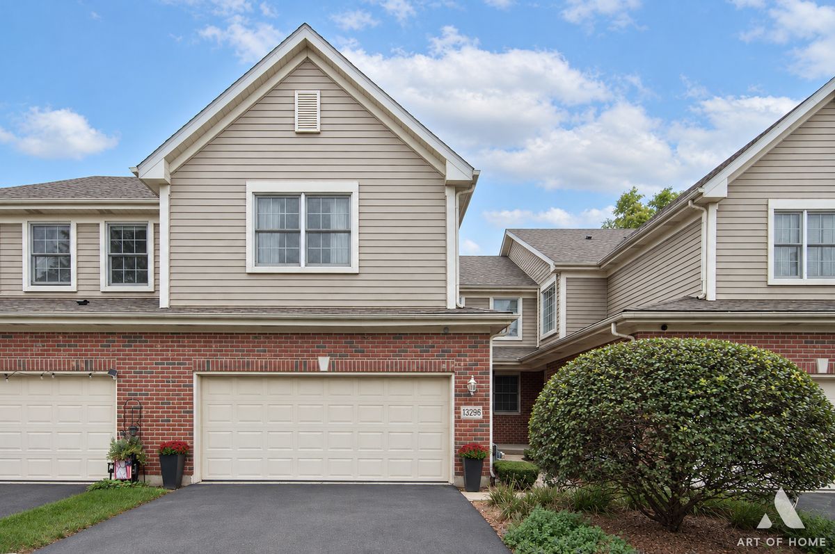 13296 Greenleaf Ct, Palos Heights, IL 60463