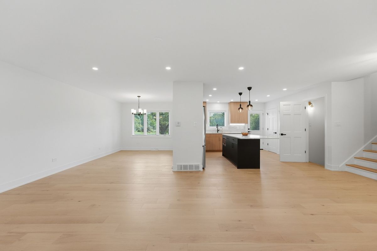 8607 W Main St, Downers Grove, IL 60516 — photo 4