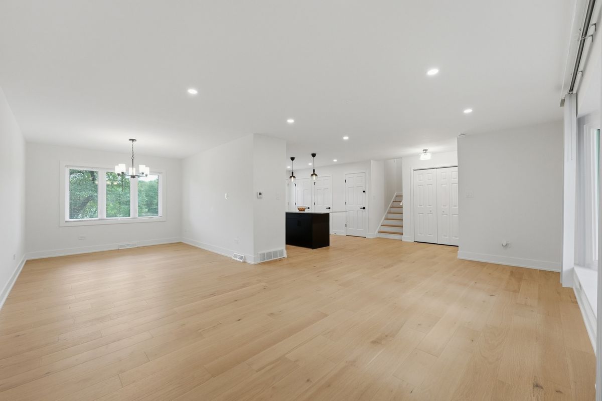 8607 W Main St, Downers Grove, IL 60516 — photo 7