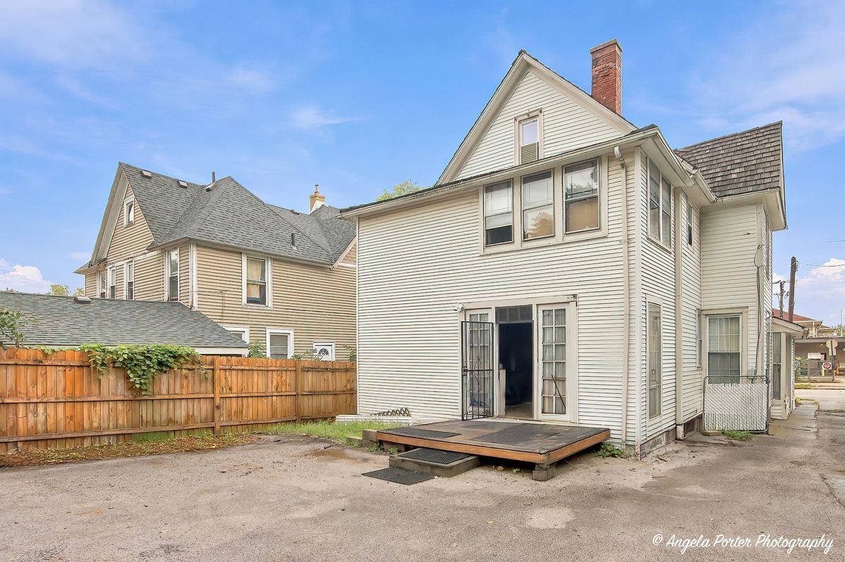 330 N County St, Waukegan, IL 60085 — photo 3