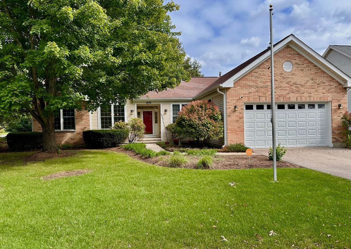 1896 School House Ln, Aurora, IL 60506