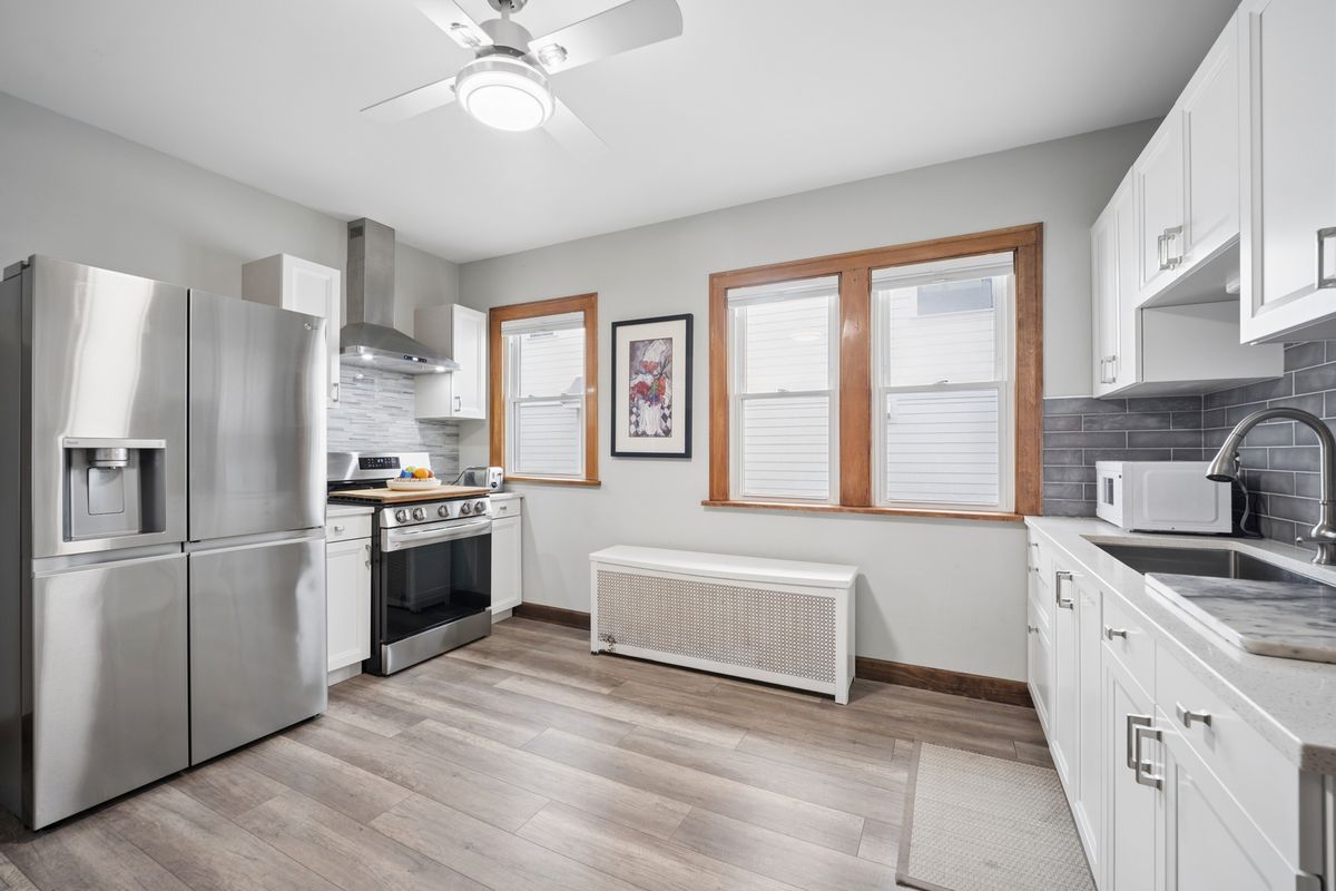 283 N Michigan Ave, Elmhurst, IL 60126 — photo 7