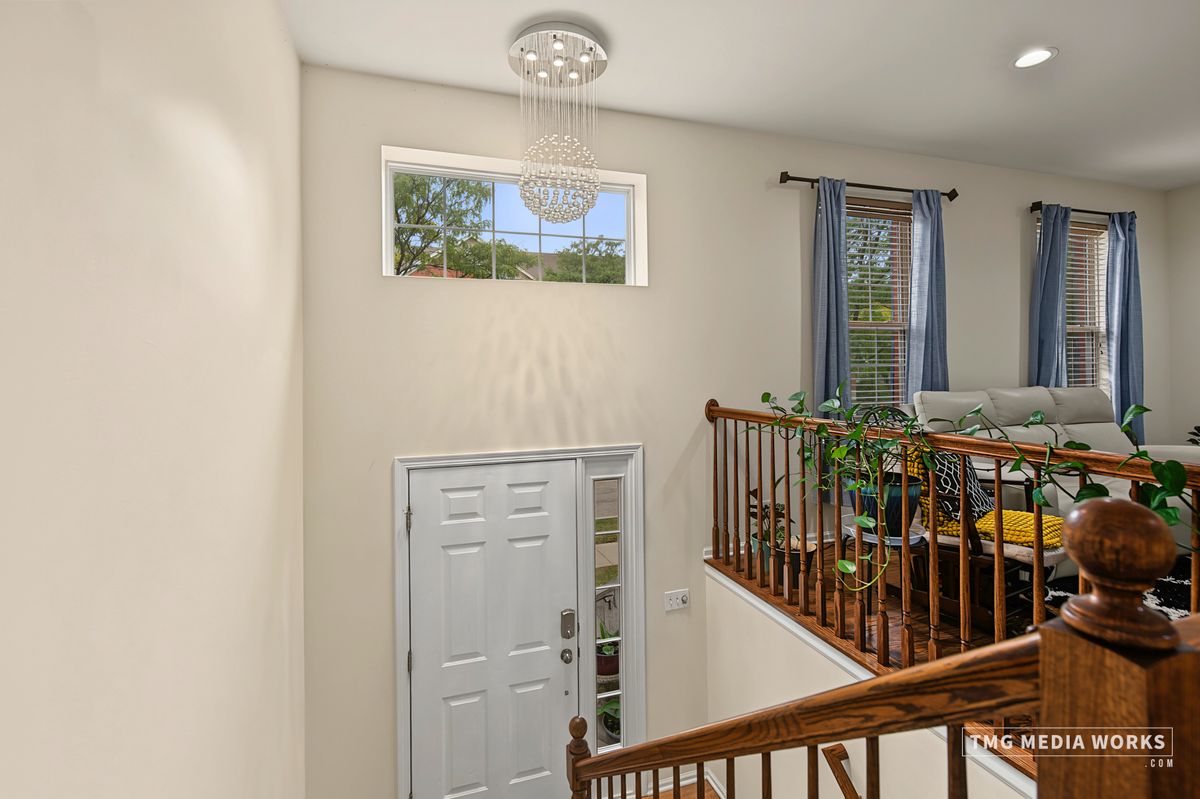 815 Lewisburg Ln, Aurora, IL 60504 — photo 6