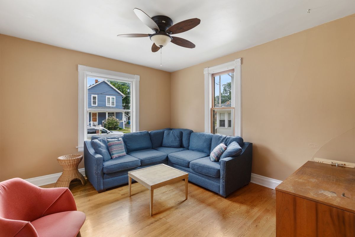 446 W Park Ave, Aurora, IL 60506 — photo 2