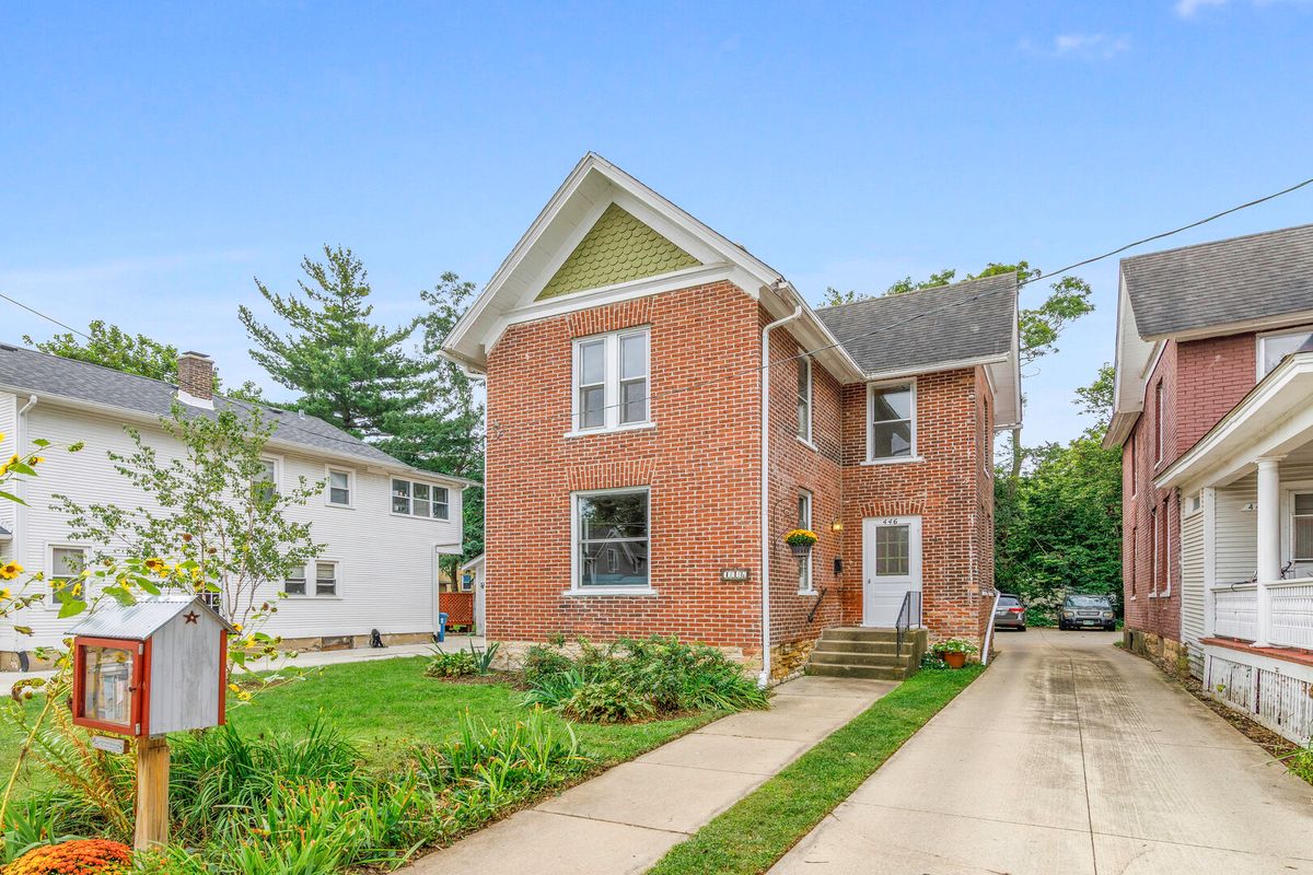446 W Park Ave, Aurora, IL 60506